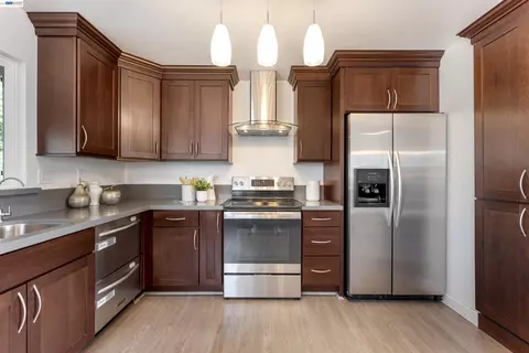 Kitchen - 695 Debra St, Livermore, CA 94550 photo 3 of 4
