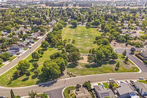 View/Area - 695 Debra St, Livermore, CA 94550 photo 9 of 14