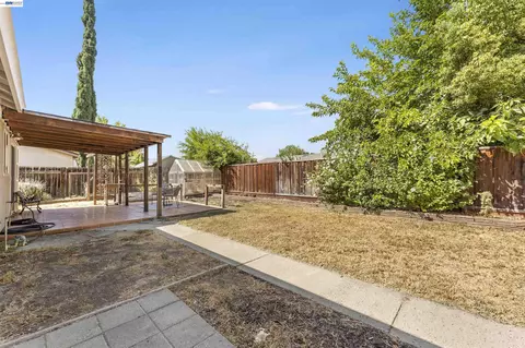 Exterior - 695 Debra St, Livermore, CA 94550 photo 6 of 8