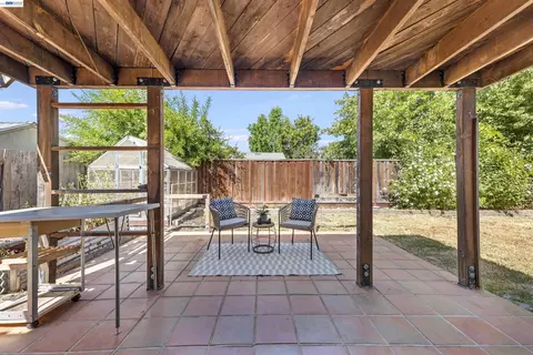 Exterior - 695 Debra St, Livermore, CA 94550 photo 3 of 8