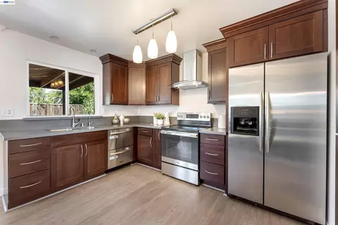 Kitchen - 695 Debra St, Livermore, CA 94550 photo 1 of 4