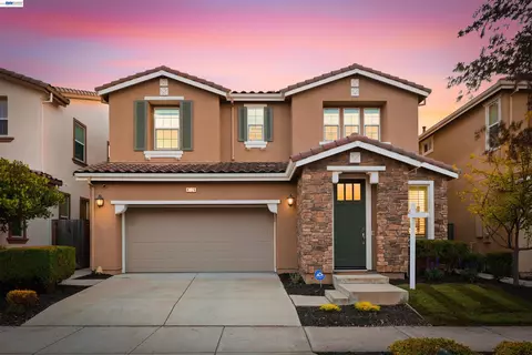 Exterior - 4726 S Spago Dr, Dublin, CA 94568 photo 2 of 7