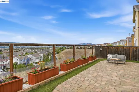Exterior - 4726 S Spago Dr, Dublin, CA 94568 photo 3 of 7