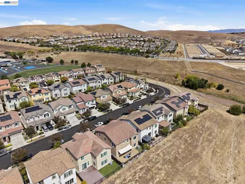 View/Area - 4726 S Spago Dr, Dublin, CA 94568 photo 8 of 10
