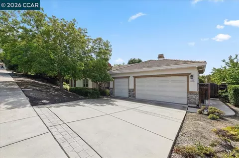 Exterior - 5204 Skyler Ct, Concord, CA 94521 photo 2 of 7