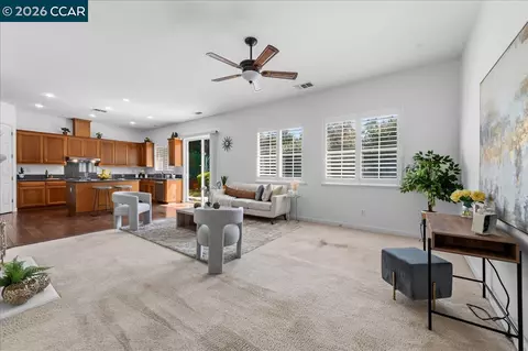 Living - 5204 Skyler Ct, Concord, CA 94521 photo 6 of 11