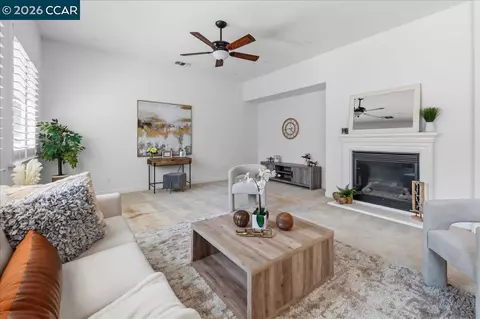 Living - 5204 Skyler Ct, Concord, CA 94521 photo 4 of 11