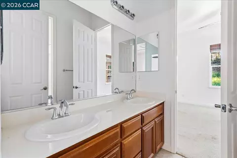 Bath - 5204 Skyler Ct, Concord, CA 94521 photo 4 of 4