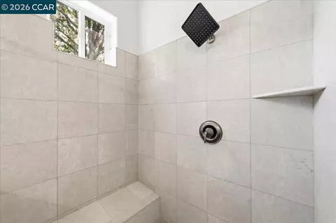 Bath - 5204 Skyler Ct, Concord, CA 94521 photo 3 of 4