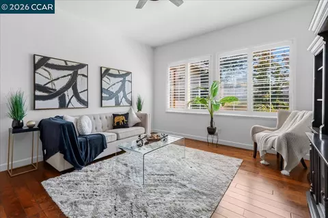 Living - 5204 Skyler Ct, Concord, CA 94521 photo 2 of 11