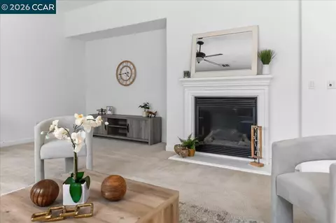 Living - 5204 Skyler Ct, Concord, CA 94521 photo 5 of 11