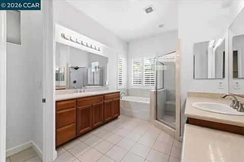 Bath - 5204 Skyler Ct, Concord, CA 94521 photo 1 of 4