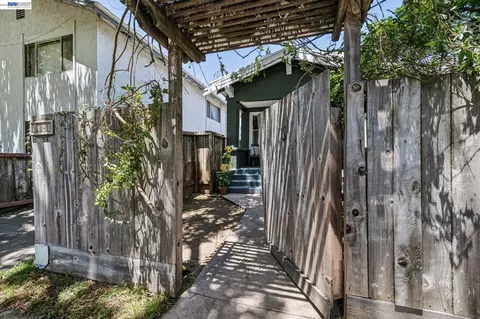 Exterior - 1349 Hearst Ave, Berkeley, CA 94702 photo 7 of 10