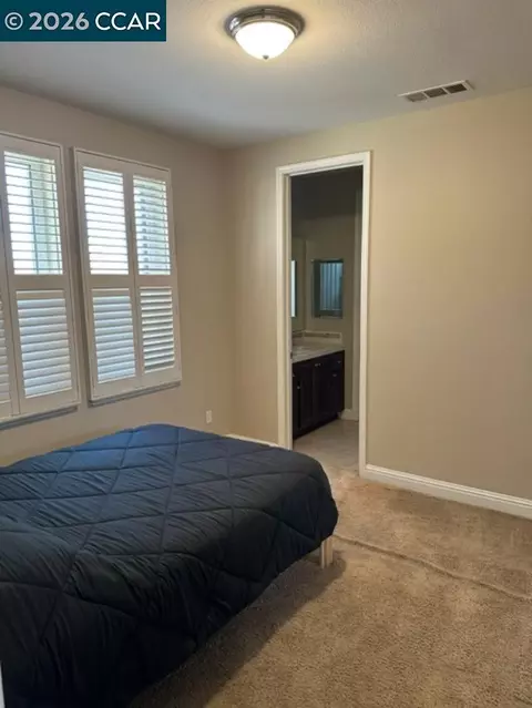 Bedroom - 1117 Azuar Ave, Vallejo, CA 94592 photo 6 of 10