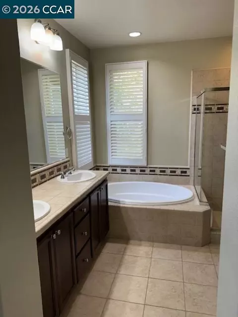 Bath - 1117 Azuar Ave, Vallejo, CA 94592 photo 1 of 2