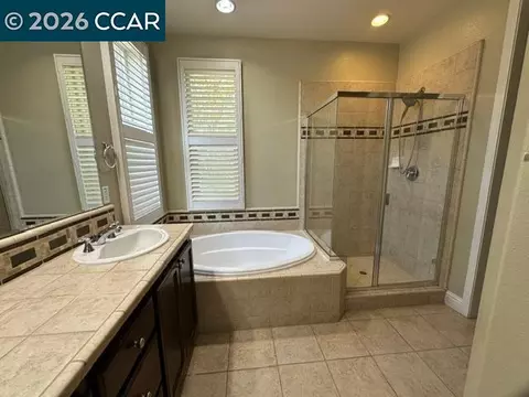 Bath - 1117 Azuar Ave, Vallejo, CA 94592 photo 2 of 2