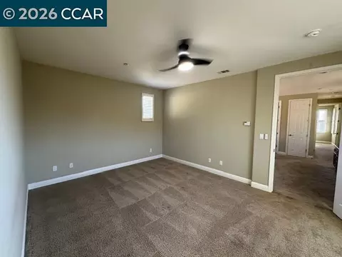 Bedroom - 1117 Azuar Ave, Vallejo, CA 94592 photo 4 of 10