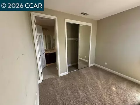 Bedroom - 1117 Azuar Ave, Vallejo, CA 94592 photo 7 of 10