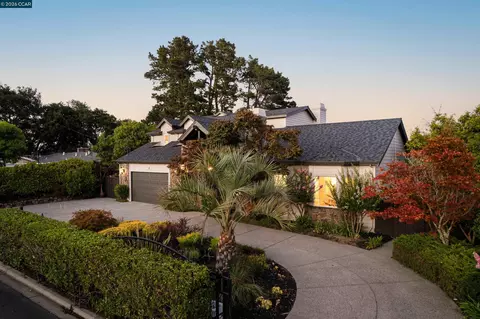78 Scenic Dr, Orinda, CA 94563