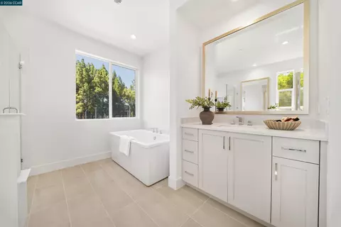 Bath - 207 Bisque Ct, San Ramon, CA 94583 photo 2 of 6