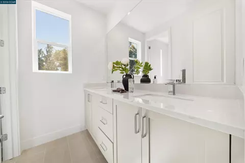Bath - 207 Bisque Ct, San Ramon, CA 94583 photo 6 of 6