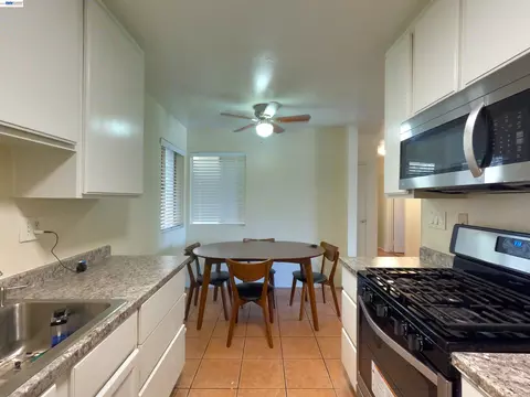 Kitchen - 1566 Pine Ave #103A, Long Beach, CA 90813 photo 1 of 2