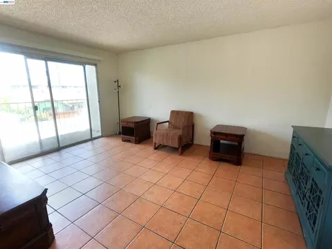 Living - 1566 Pine Ave #103A, Long Beach, CA 90813 photo 1 of 2