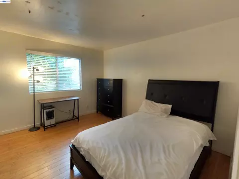 Bedroom - 1566 Pine Ave #103A, Long Beach, CA 90813 photo 1 of 2