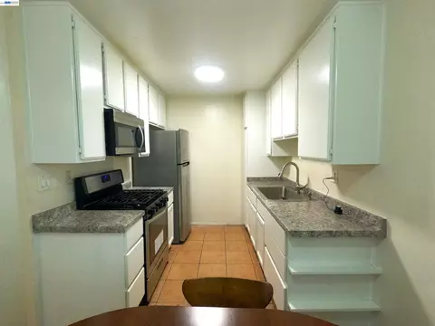 Kitchen - 1566 Pine Ave #103A, Long Beach, CA 90813 photo 2 of 2