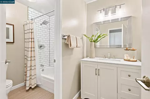 Bath - 566 Webster Dr, Martinez, CA 94553 photo 2 of 2