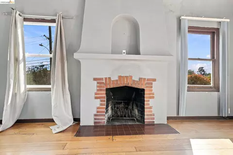 Living - 3000 Morcom Ave, Oakland, CA 94619 photo 2 of 9