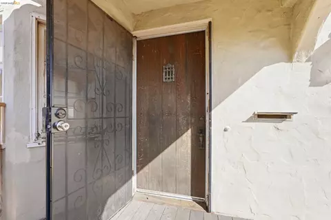 Entry Way - 3000 Morcom Ave, Oakland, CA 94619 photo 1 of 4