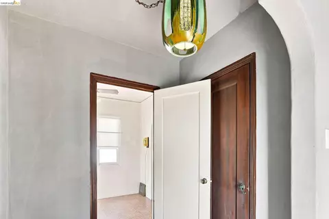 Entry Way - 3000 Morcom Ave, Oakland, CA 94619 photo 4 of 4