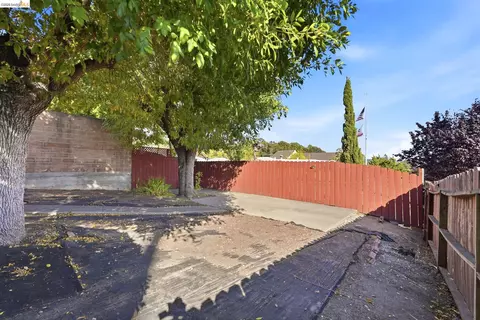 Exterior - 3000 Morcom Ave, Oakland, CA 94619 photo 9 of 13