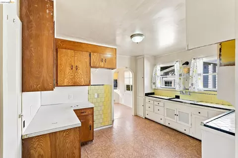 Kitchen - 3000 Morcom Ave, Oakland, CA 94619 photo 1 of 5