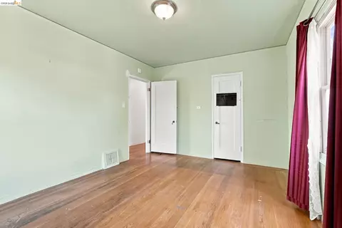 Bedroom - 3000 Morcom Ave, Oakland, CA 94619 photo 4 of 9