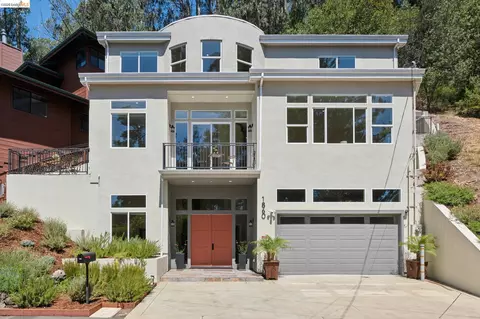 1860 Arrowhead Dr, Oakland, CA 94611