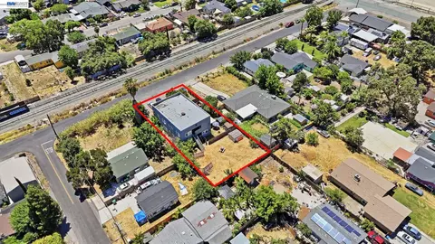 2263 E Roosevelt St, Stockton, CA 95205 photo 2