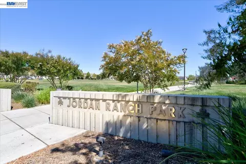 2062 Confidence Way, Dublin, CA 94568 photo 3