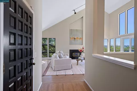 47 El Gavilan Rd, Orinda, CA 94563