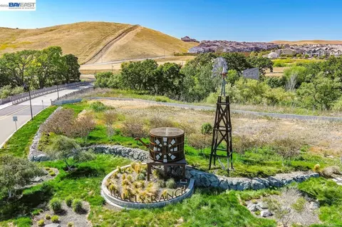 View/Area - 4176 Healdsburg Way, Dublin, CA 94568 photo 10 of 17