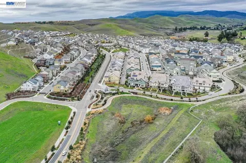 View/Area - 4176 Healdsburg Way, Dublin, CA 94568 photo 16 of 17
