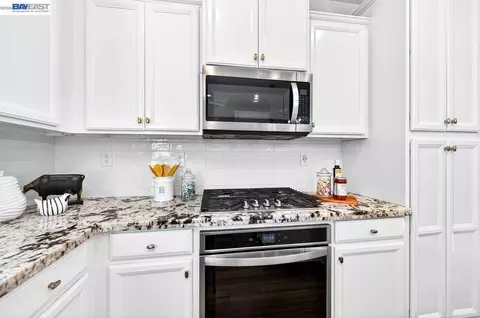 Kitchen - 4176 Healdsburg Way, Dublin, CA 94568 photo 2 of 7