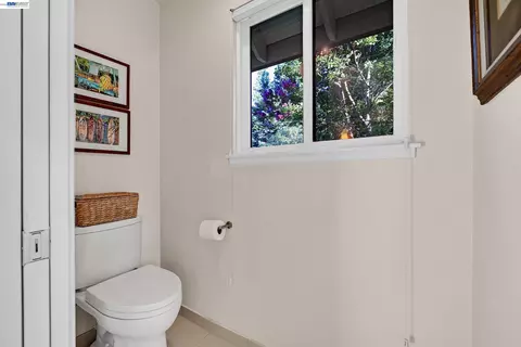 Bath - 511 Rhea Way, Livermore, CA 94550 photo 6 of 9