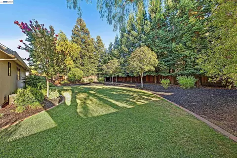 Exterior - 511 Rhea Way, Livermore, CA 94550 photo 6 of 28