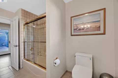 Bath - 511 Rhea Way, Livermore, CA 94550 photo 9 of 9