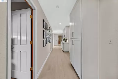 Entry Way - 511 Rhea Way, Livermore, CA 94550 photo 3 of 4