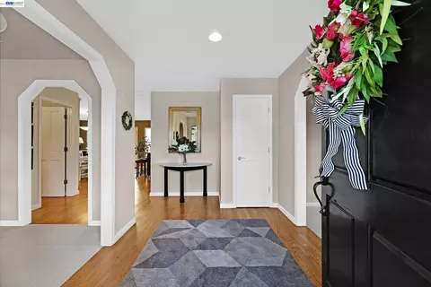 Entry Way - 511 Rhea Way, Livermore, CA 94550 photo 1 of 4
