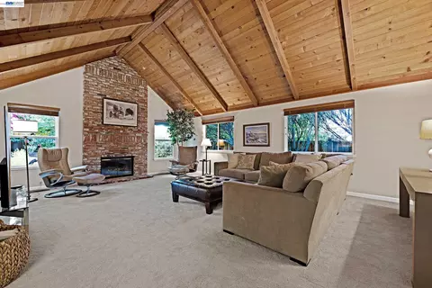 Living - 511 Rhea Way, Livermore, CA 94550 photo 3 of 5