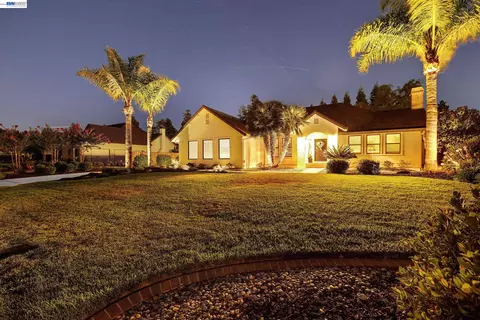 Exterior - 511 Rhea Way, Livermore, CA 94550 photo 15 of 28